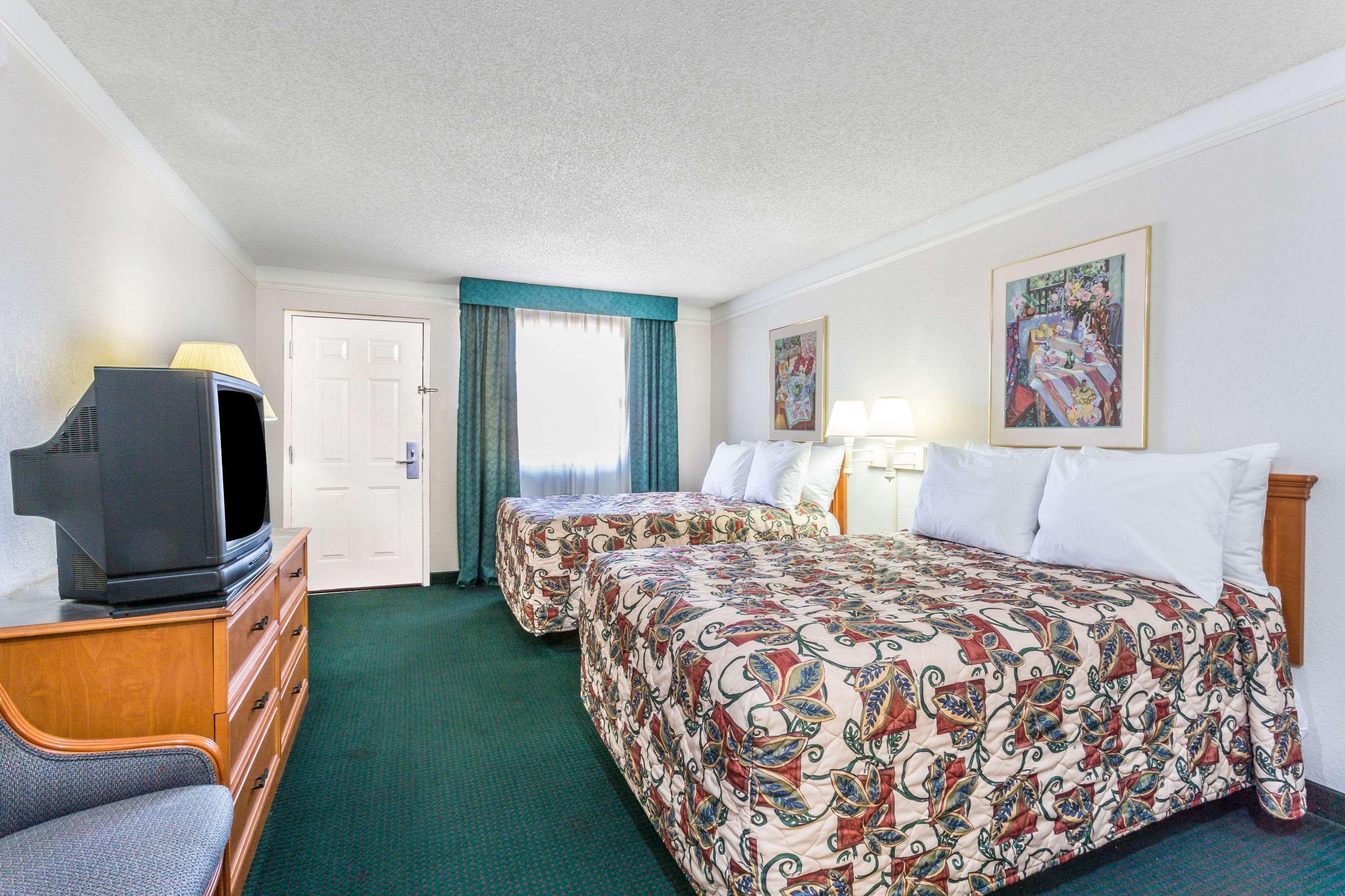Econo Lodge Richmond-North Chesterfield Экстерьер фото