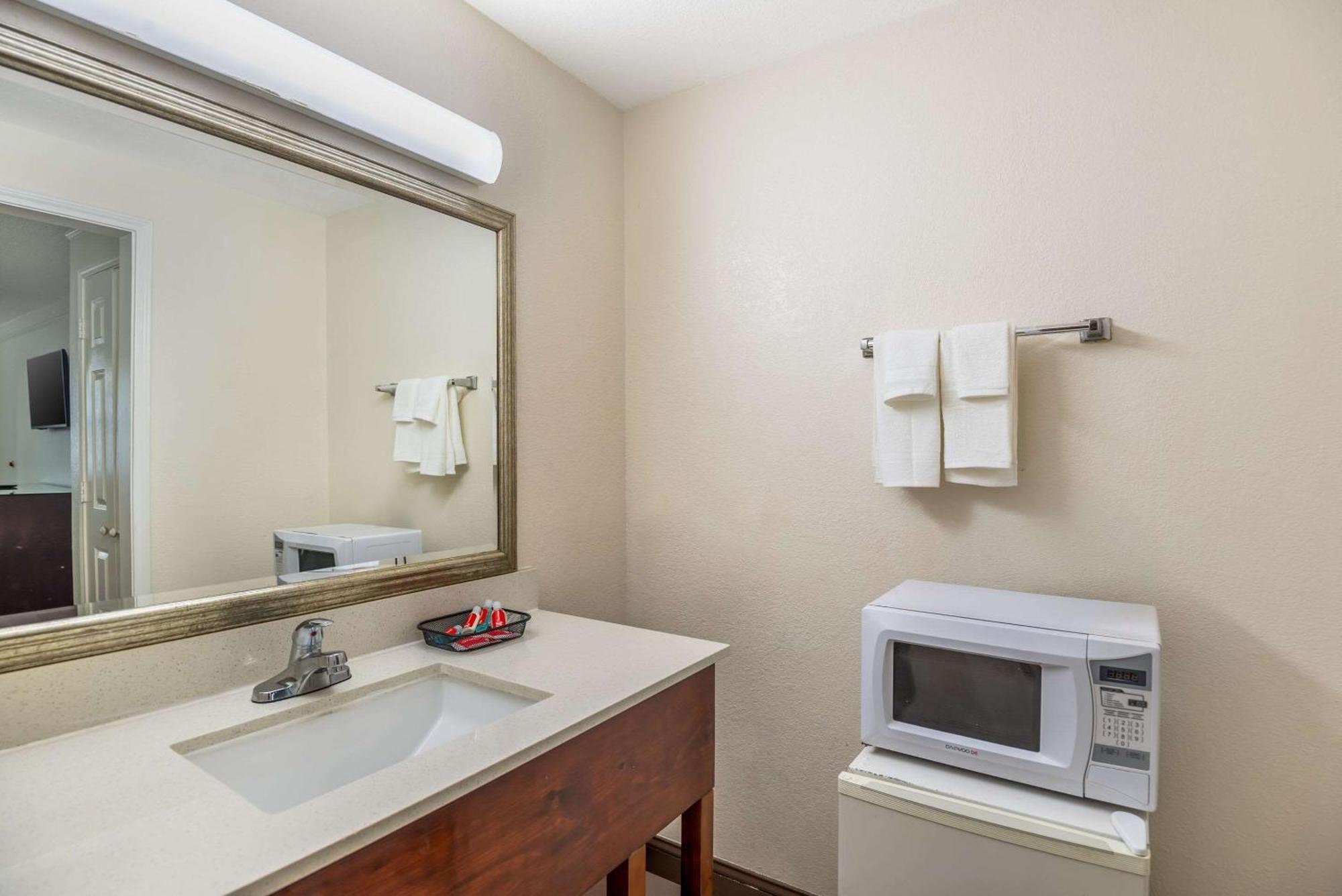 Econo Lodge Richmond-North Chesterfield Экстерьер фото